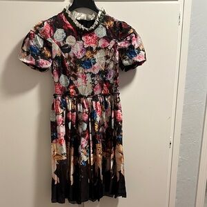 👗NWOT Silk Floral Dress